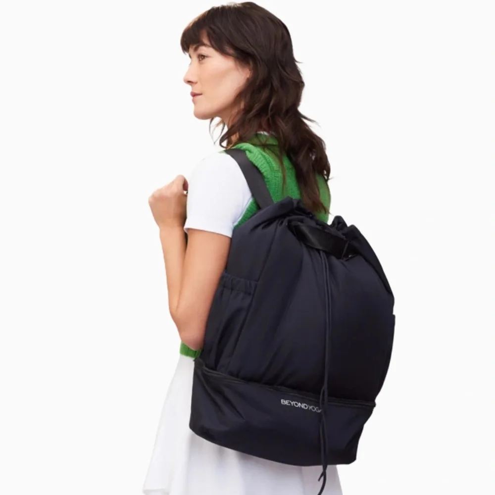 BEYOND YOGA BLACK CONVERTIBLE GYM BAG DRAWSTRING TRAVEL BACKPACK
